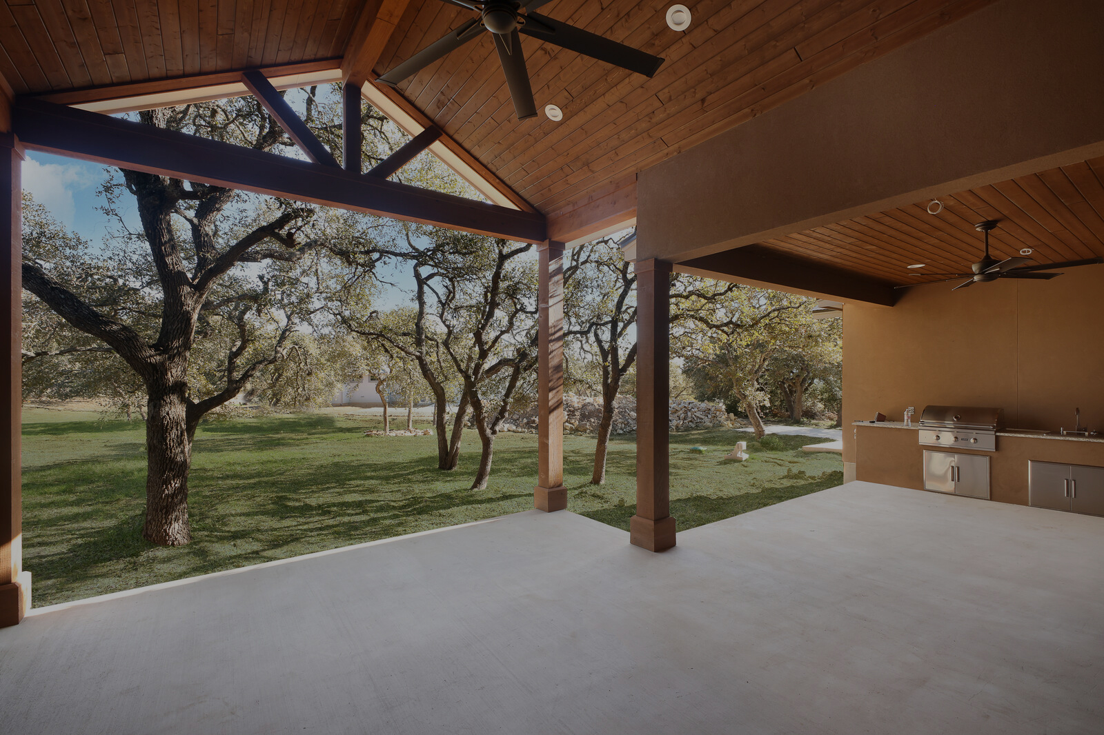 custom outdoor kitchen built by Stone Creek Custom Homes TX